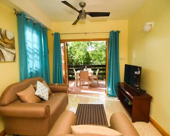 Spice Bay Suites - Micoud - Living room