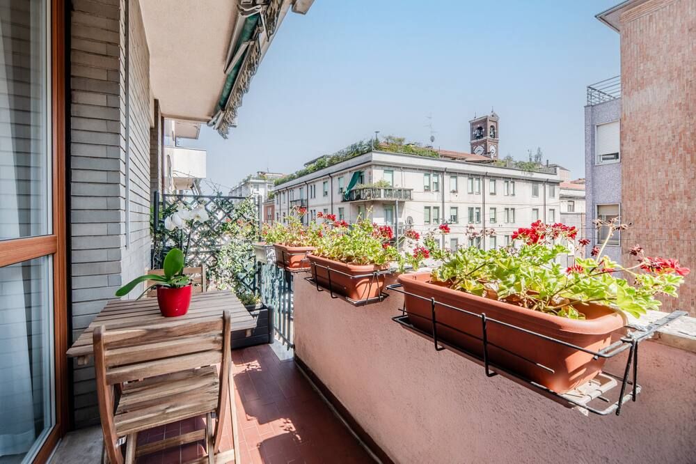 روم ميلانو نافيغلي - ميلان - شرفة