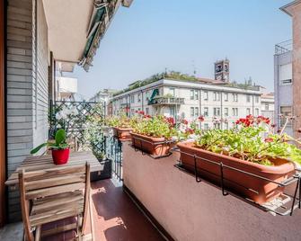 روم ميلانو نافيغلي - ميلان - شرفة