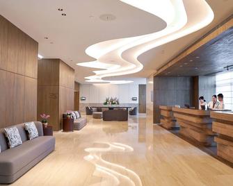 Oasis Aurum 181 Hotel - Hong Kong - Front desk