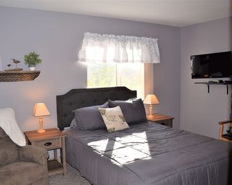 Gather here! 10 Bedrooms, ALL with private half baths! - Walker - Bedroom