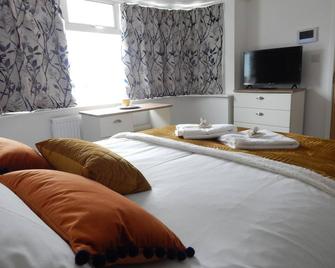 Modern, well located en-suite rooms with parking and all facilities - Cambridge - Bedroom