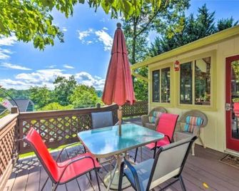 Bliss at the Claire de Lune Mountain Lake Home - Hayesville - Balcony