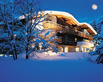 Hotel Christina - זיפלד - בניין