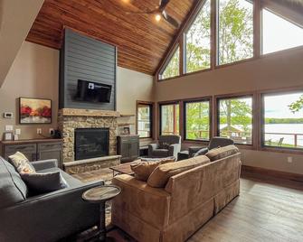 Brand New Lakefront Cabin w/ Firepit and Boats - White Haven - Living room