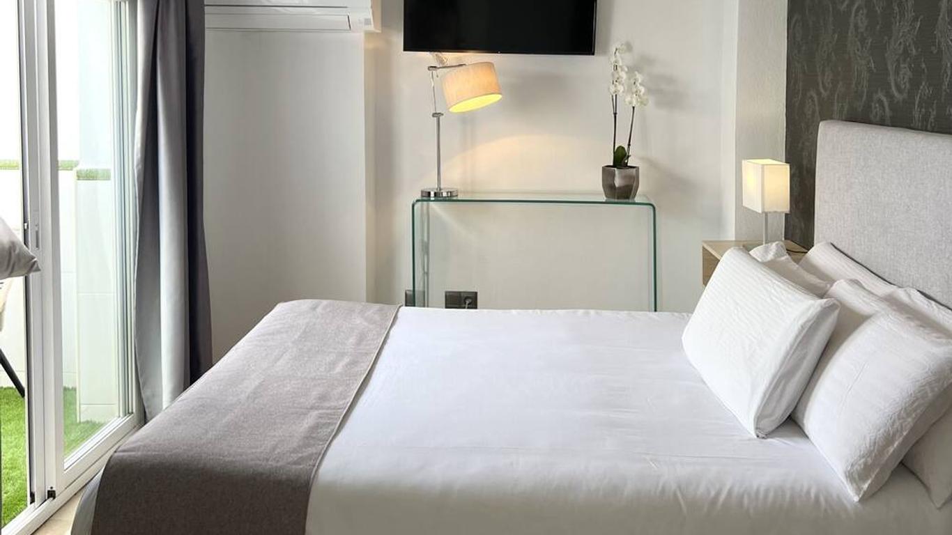 Hostal Apàrtamentos Abril