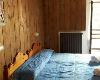 Casa Alpina De Filippi - Macugnaga - Habitación