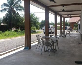 Glg Klia Transit House - Sepang - Patio