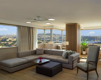 موفنبيك هوتل إسطنبول بوسفوروس - اسطنبول - غرفة معيشة