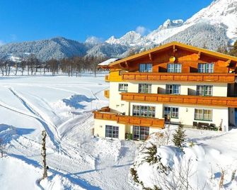 Double room with shower, WC - Alpenperle - ראמזאו אם דאכשטיין - בניין