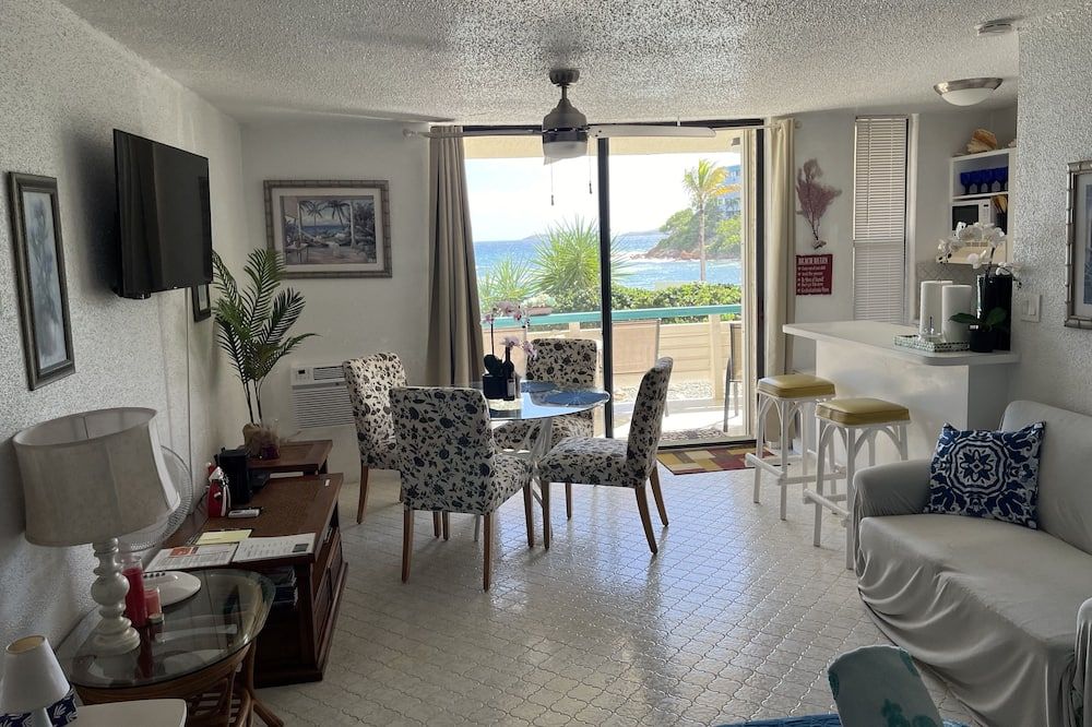 St.Thomas, USVI, oceanfront studio at Bolongo Bay, Watergate Villas East - سانت ثوماس (فيرجين أيلاندس, ا.س) - غرفة طعام