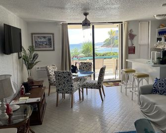 St.Thomas, USVI, oceanfront studio at Bolongo Bay, Watergate Villas East - Saint Thomas Island - Ruang makan