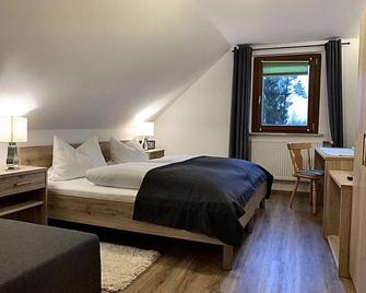 Hotel Restaurant Hohe Tanne - Neustadt am Rennsteig - Slaapkamer