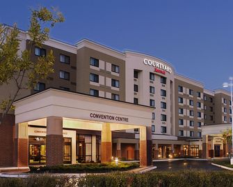 Courtyard by Marriott Toronto Brampton - Brampton - Gebouw