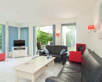 Villa with garden and fireplace - Oudemirdum - Sala de estar
