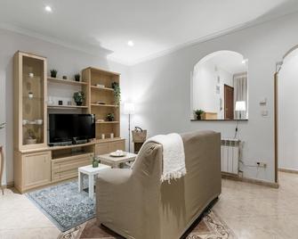 Piso en Goya Para Media Estancia - Madrid - Living room