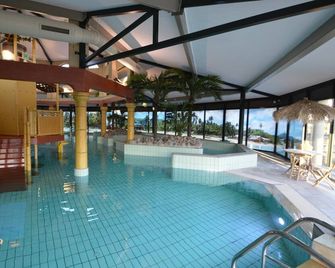 Roompot Resort Arcen - Arcen - Piscina
