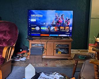 Persons Whom Appreciate the Fine Arts Prefered. - Saginaw