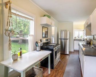 Family-Friendly Jackson Home w/ Sunroom: Near Golf - Jackson - Kuchyň