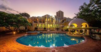 Victoria Falls Rainbow Hotel - Victoria Falls - Pool