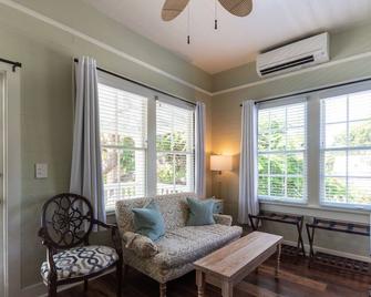 The Porch on Frances Inn - Adults Exclusive - Key West - Living room