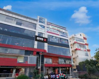 Hotel O Rms Grand - Patancheru - Building