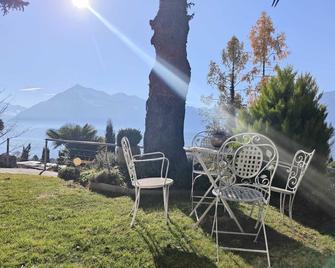 Hilterfingen on the way to interlaken - Thun - Patio