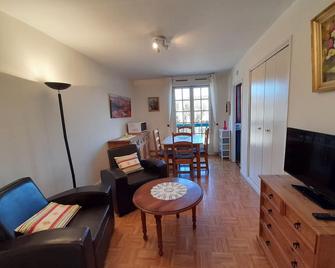 Appartement proche Thermes Saint Roch avec wifi et animaux admis - FR-1-541-134 - La Roche-Posay - Obývací pokoj