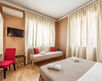 Lucca In Villa Elisa & Gentucca - Lucca - Bedroom