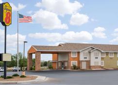 Super 8 by Wyndham Portales - Portales - Gebouw
