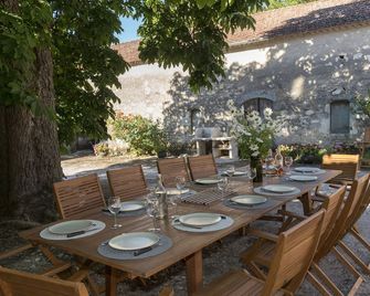 Domaine de Bousquetou: Magnificent 17th century mansion - 생뛰토뻬드본 - 파티오