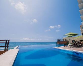 Zafiro Beach Boutique Resort - Mazatlán - Pool