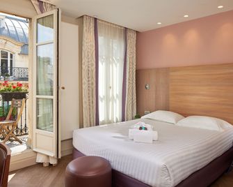 Hotel de Sevigne - Paris - Bedroom