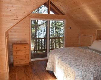 Secluded Rustic Luxury - Orr - Bedroom