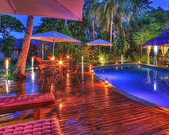 Coco Beach Resort - Port Vila - Pool