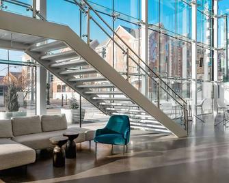 Modern Iowa City Suite – Steps to Campus, Cafes, Museums & Nightlife - Iowa City - Salónek
