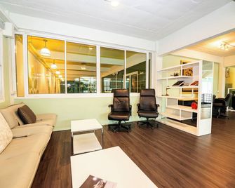 Gl Sport Club Serviced Residence & Hotel - Bangkok - Living room