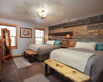 Wheel House Getaway Cabin. - Williams - Bedroom
