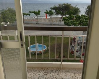 Pansion Akrogiali - Eretria - Balkon