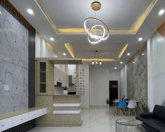 Ho Gia An Home - King Room - Can Tho - Front desk