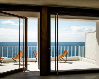 Les Roches Rouges, a Beaumier Hotel - Saint-Raphaël - Receptionist