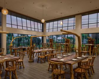 The Fern Heaven on The Hills Hatgad-Saputara, Series by Marriott - Hātgarh - Restaurant