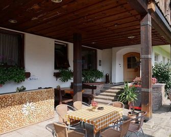 Alpenhotel Waidmannsheil - Bad Hindelang - Binnenhof