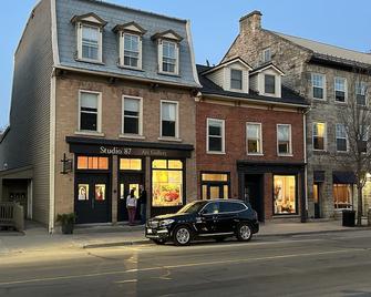 Hamburg - Stylish Heritage Unit with Stewart Park View - Perth - Building