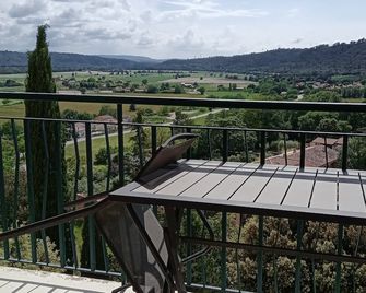 Beautiful Two-Star Studio For Rent - Gréoux-les-Bains - Μπαλκόνι