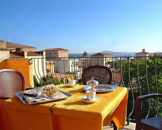 Hotel Delle Isole - La Maddalena - Balcón