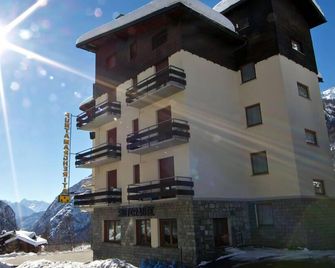 Punta Margherita - Valtournenche - Building