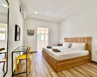 Lovely retreat off the sea front - Gżira - Bedroom