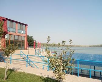 Complex Domneasca - Seimeni