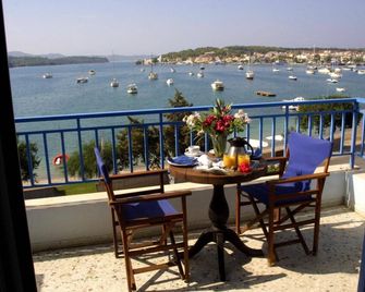 Rozos Hotel - Agios Emilianos - Balcón